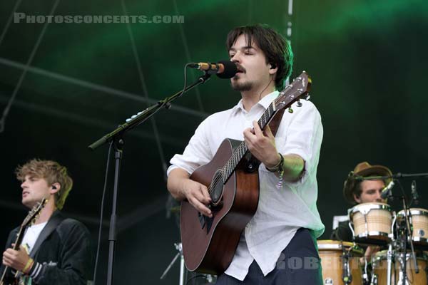 MILKY CHANCE - 2017-07-22 - PARIS - Hippodrome de Longchamp - Main Stage 2 - 